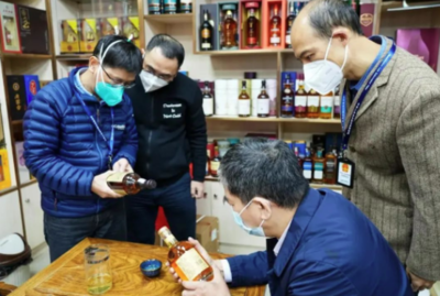 第三季“九號查酒”行動圓滿收官，現場查扣一批假冒“茅臺1935”，強化酒類市場監管